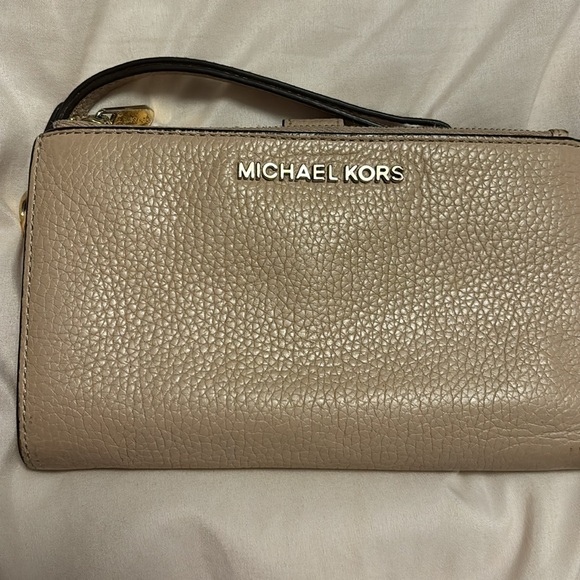 $10 Michael Kors Wallet double zipper - Picture 2 of 10